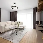 Апартаменти Onyx 57 - Beautiful 2 Bedrooms Cathedral View - Luxury - Free Parking *