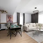 Onyx 57 - Beautiful 2 Bedrooms Cathedral View - Luxury - Free Parking