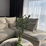 Onyx 57 - Beautiful 2 Bedrooms Cathedral View - Luxury - Free Parking Апартаменти *