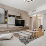 Onyx 57 - Beautiful 2 Bedrooms Cathedral View - Luxury - Free Parking * Бухарест