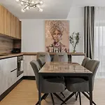 Onyx 57 - Beautiful 2 Bedrooms Cathedral View - Luxury - Free Parking Апартаменти