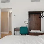 Onyx 57 - Beautiful 2 Bedrooms Cathedral View - Luxury - Free Parking Апартаменти