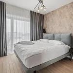 Onyx 57 - Beautiful 2 Bedrooms Cathedral View - Luxury - Free Parking Бухарест