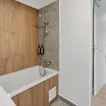 Апартаменти Onyx 57 - Beautiful 2 Bedrooms Cathedral View - Luxury - Free Parking