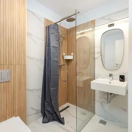 Onyx 57 - Luxurious 10th Floor Cathedral View Balcony 2br 2ba 100m From Marriott דירה