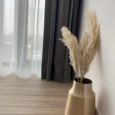 Onyx 57 - Beautiful 2 Bedrooms Cathedral View - Luxury - Free Parking * Bucarest