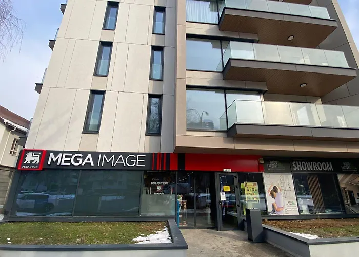 Onyx 57 - Beautiful 2 Bedrooms Cathedral View - Luxury - Free Parking Apartment *