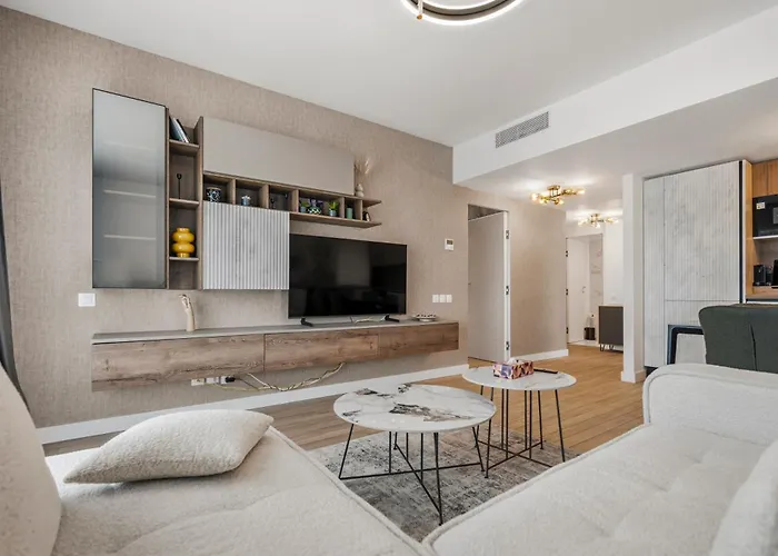 Onyx 57 - Beautiful 2 Bedrooms Cathedral View - Luxury - Free Parking * Bucarest