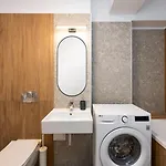Onyx 57 - Beautiful 2 Bedrooms Cathedral View - Luxury - Free Parking Apartment