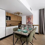 Apartment Onyx 57 - Beautiful 2 Bedrooms Cathedral View - Luxury - Free Parking *
