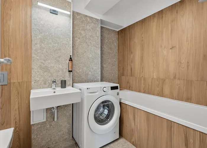Onyx 57 - Beautiful 2 Bedrooms Cathedral View - Luxury - Free Parking Apartment