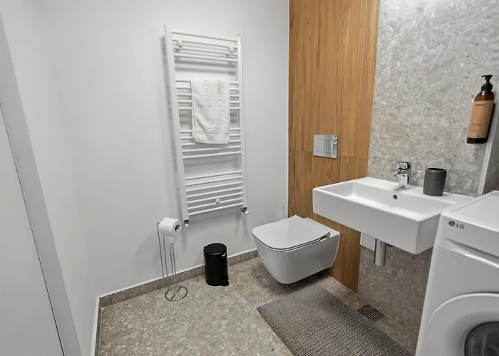 Onyx 57 - Beautiful 2 Bedrooms Cathedral View - Luxury - Free Parking * Bukarest